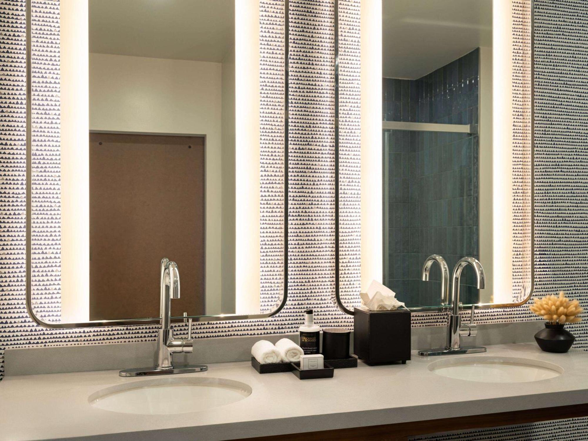 Origin Kansas City Riverfront, A Wyndham Hotel Bagian luar foto